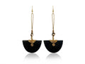 Boucles d'oreille Kivuli - demi-lune noire en corne de buffle, perle rouge
