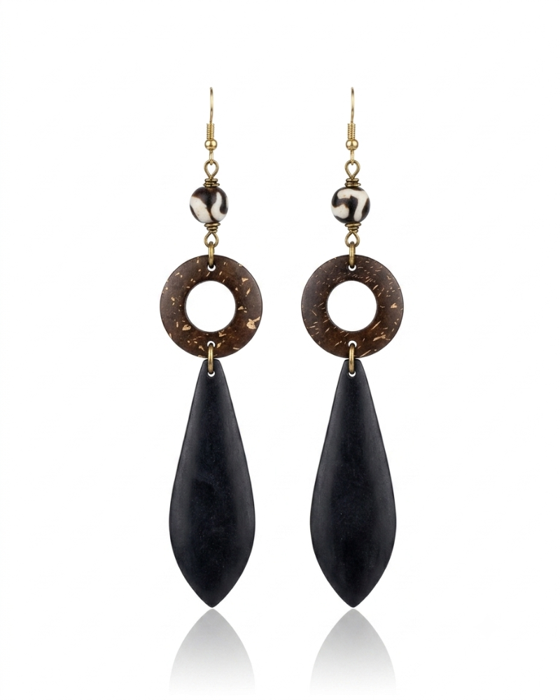 Boucles d'oreille Unyoya - plume noire en corne de buffle, anneau bronze