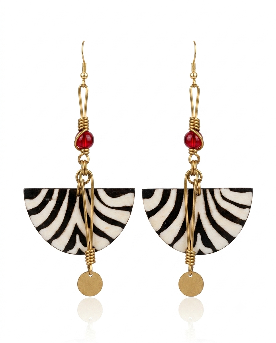 Boucles d'oreille Pundamilia - demi-lune zèbre en corne de buffle