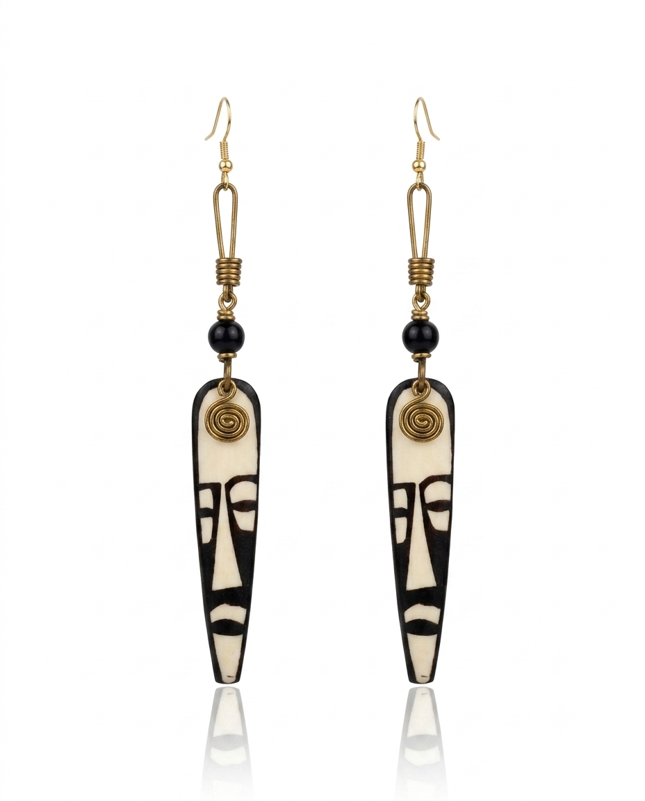 Boucles d'oreille Uso - masque africain en corne de buffle ivoire