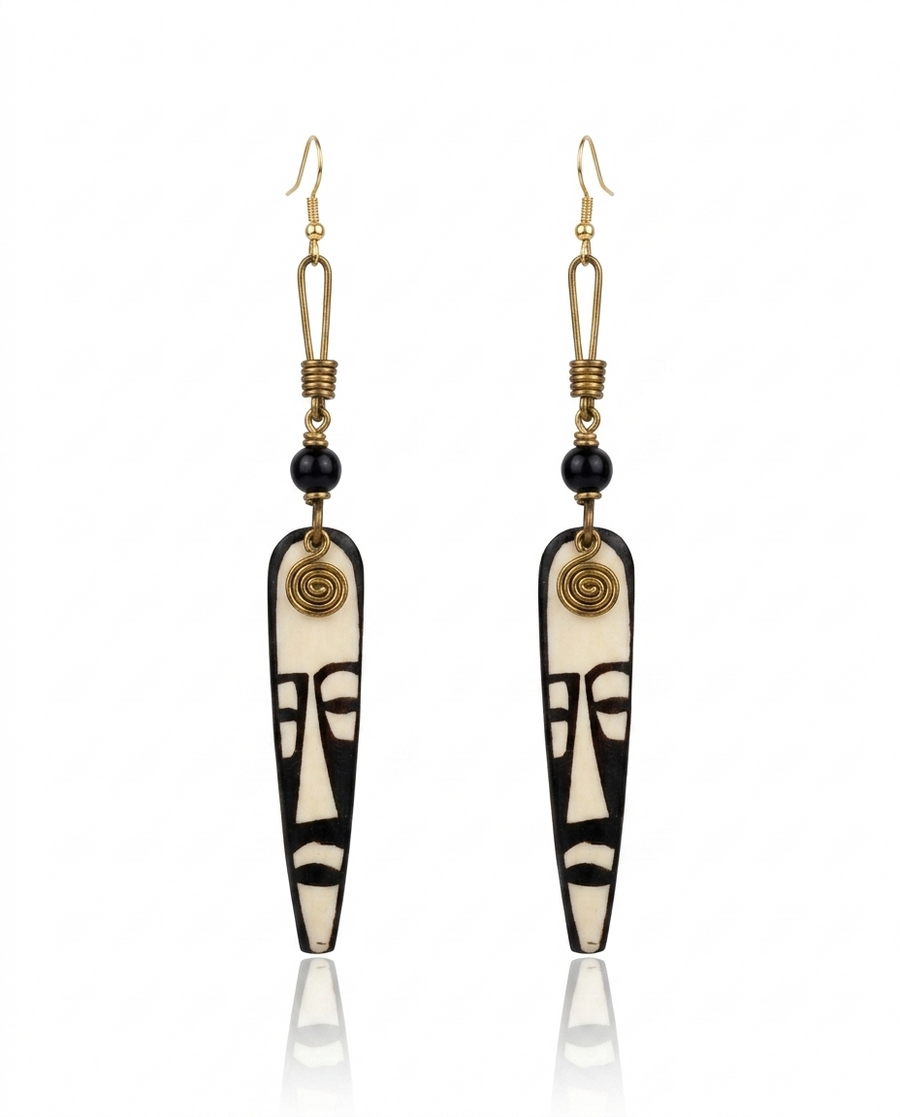 Boucles d'oreille Uso - masque africain en corne de buffle ivoire